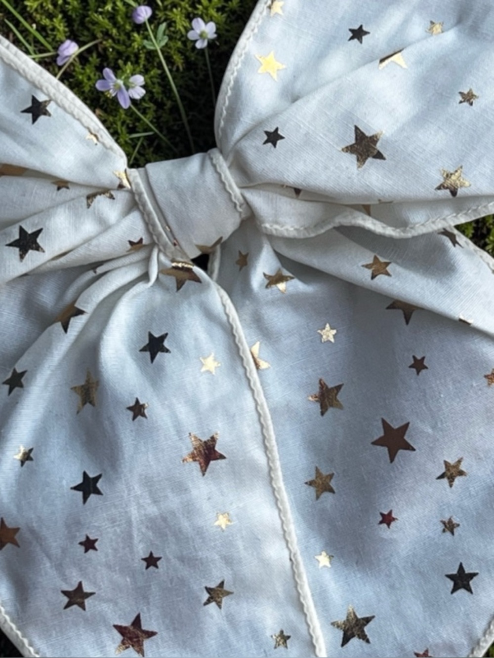 Twinkle Foil Stars Print Fable Hair Bow - Picture 4 of 6